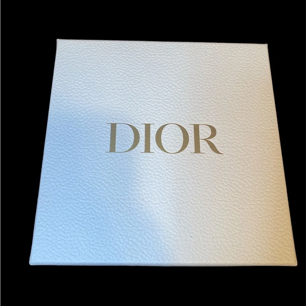 🆕 Authentic DIOR Box - Picture 2 of 4